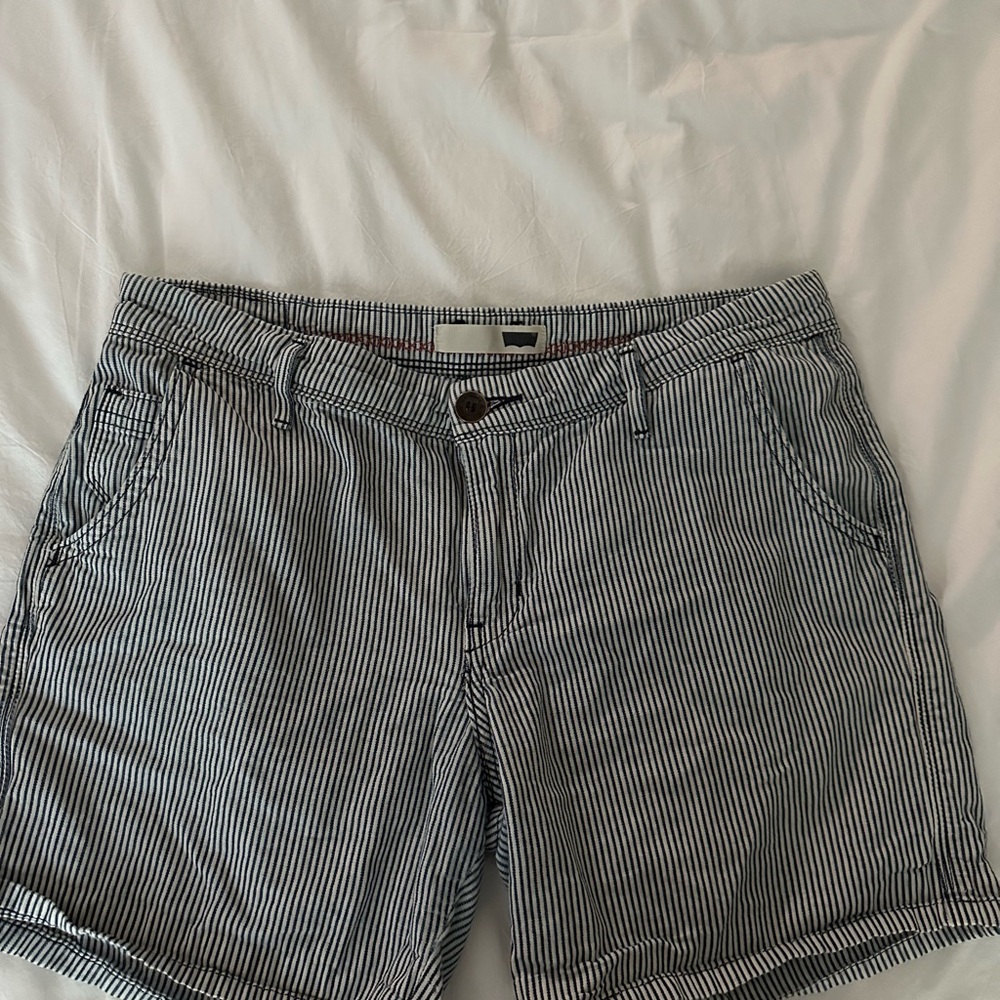 Vintage Levi Pinstripe Jorts Women’s SIZE W28